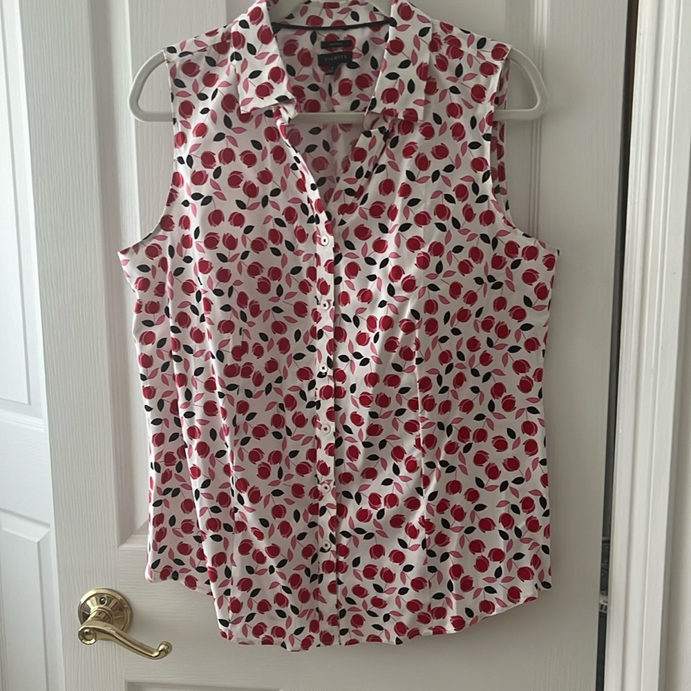 Talbot’s sleeveless top-never worn